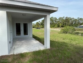 403 Tremaine St in Lehigh Acres, FL - Building Photo - Building Photo