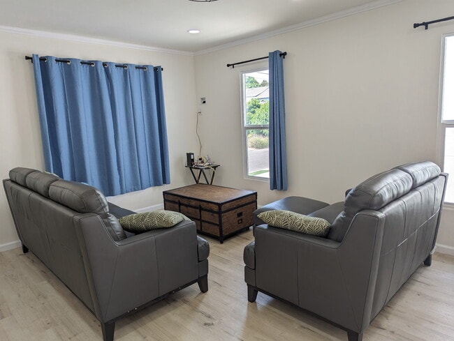 1041 2nd St in Hermosa Beach, CA - Building Photo - Building Photo