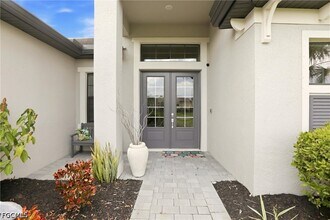 13991 Binghampton Dr in Ft. Myers, FL - Building Photo - Building Photo