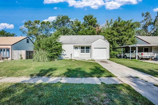 property at 1921 S Vine St