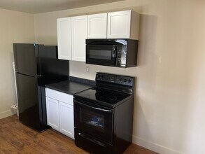 821 Wright St, Unit 821A Wright in Oshkosh, WI - Foto de edificio - Building Photo