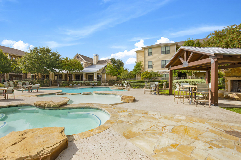 The Ranch at State Highway 123 in Seguin, TX - Foto de edificio