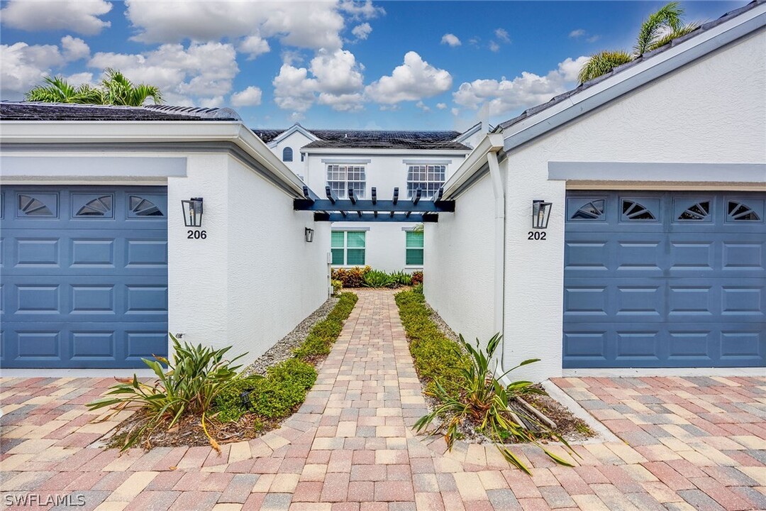 5963 Sand Wedge Ln in Naples, FL - Building Photo