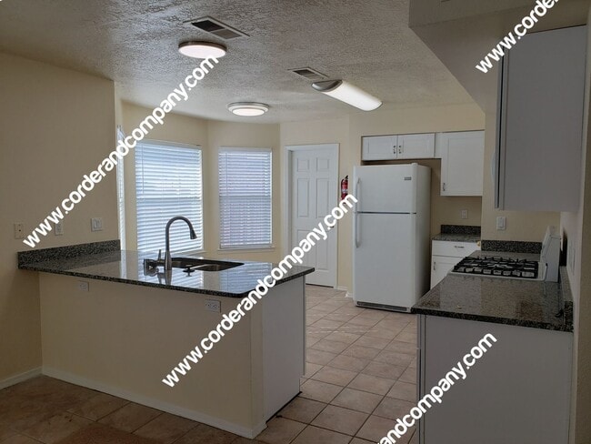 8116 Fieldstone Ave NW in Albuquerque, NM - Building Photo - Building Photo