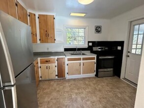 5 Pine St in Hampton Bays, NY - Building Photo - Building Photo