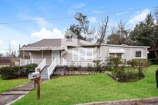 1703 Pine St in Phenix City, AL - Building Photo