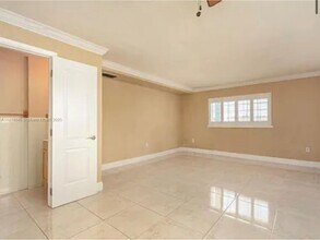 633 NE 2nd Ave in Fort Lauderdale, FL - Building Photo - Building Photo