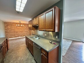 5929 Oakwood Dr in Lisle, IL - Building Photo - Building Photo