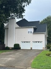 1601 Willow Way in Woodstock, GA - Foto de edificio - Building Photo