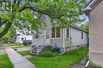 26 Hamilton St in St Catharines, ON - Building Photo - Building Photo