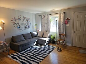 616 Portland St in Rochester, NH - Building Photo