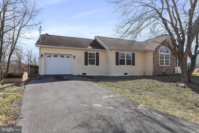 19 Tie Run Rd in Martinsburg, WV - Building Photo - Building Photo