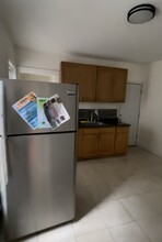 740 Iranistan Ave, Unit 2 in Bridgeport, CT - Building Photo - Building Photo