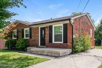 7415 Hallmark Dr in Louisville, KY - Building Photo - Building Photo