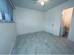 5600 SW 38th St in West Park, FL - Building Photo - Building Photo