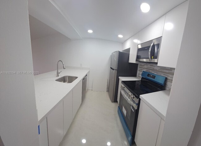 property at 8180 Geneva Ct