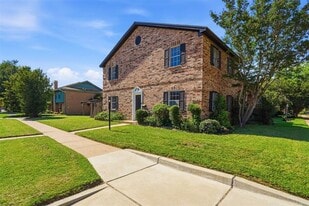 2319 St Gregory St in Arlington, TX - Building Photo