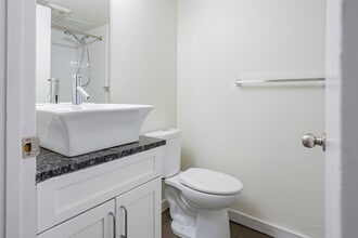 Amantea Tower in Calgary, AB - Building Photo - Interior Photo