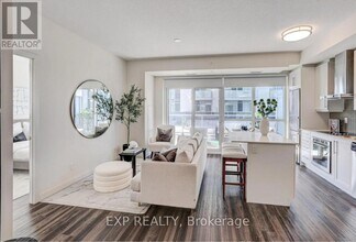 2087 Fairview St in Burlington, ON - Building Photo - Building Photo