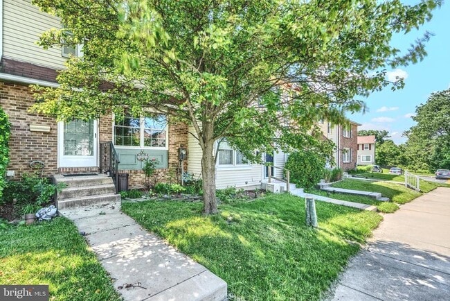 property at 9 Guinevere Ct