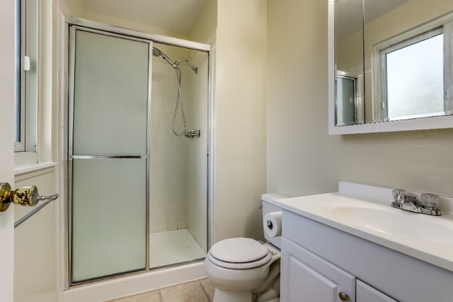 15054 E Dartmouth Ave in Aurora, CO - Building Photo - Building Photo