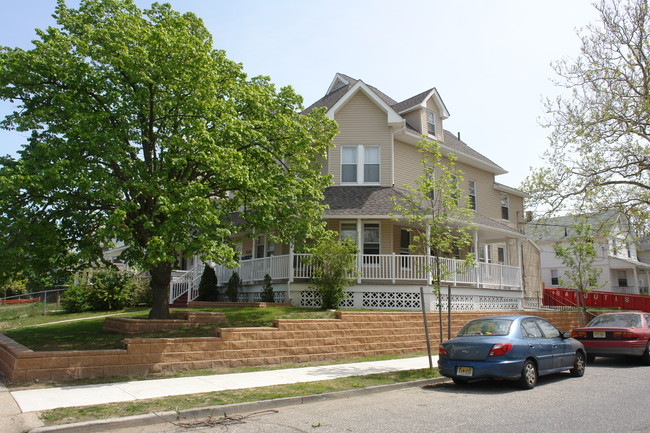 615 2nd Ave in Asbury Park, NJ - Foto de edificio - Building Photo
