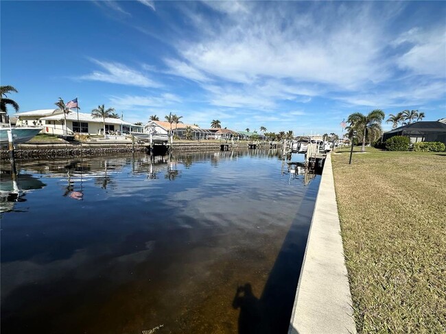 525 Medici Ct in Punta Gorda, FL - Foto de edificio - Building Photo