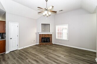 9134 Cinderhill Cove E in Memphis, TN - Building Photo - Building Photo