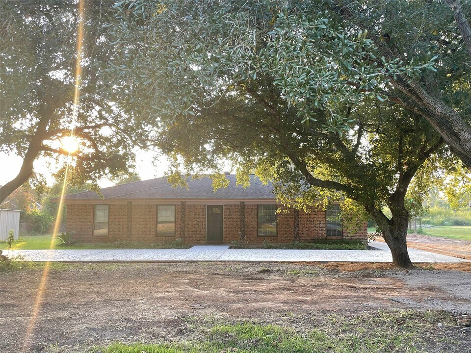 811 Tori Rd in Richmond, TX - Building Photo