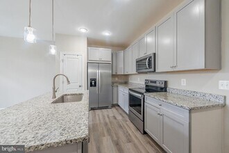 102 Coralyrose Ct in Winchester, VA - Building Photo - Building Photo