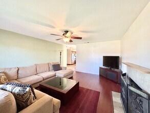 10042 Brazos Ct in Ventura, CA - Building Photo - Building Photo