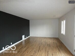 1117 Canterbury Ct in Indianapolis, IN - Building Photo - Building Photo