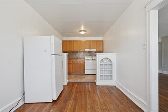 243 W Tulpehocken St in Philadelphia, PA - Building Photo - Building Photo