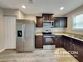 104 Glazed Springs Ct in Easley, SC - Building Photo - Building Photo