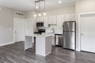 Chelsea Park West in Traverse City, MI - Building Photo - Interior Photo