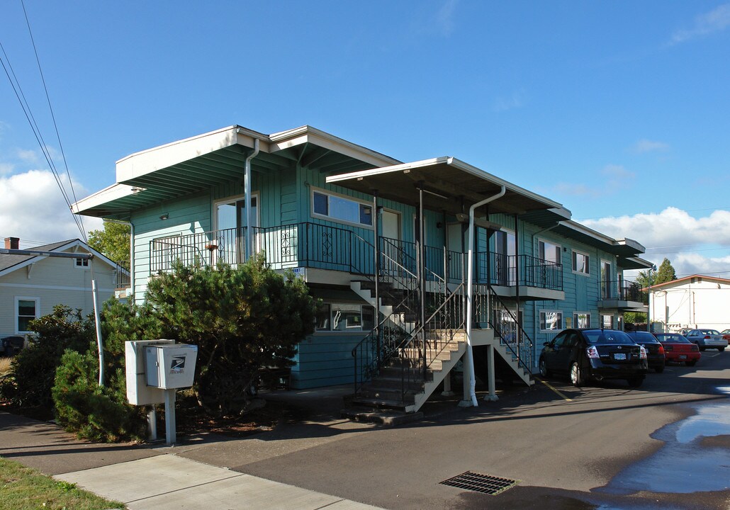 Aztec in Eugene, OR - Building Photo