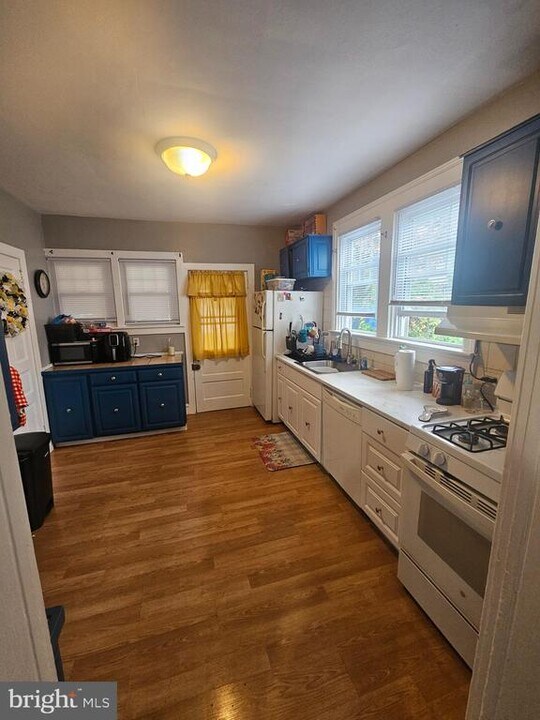 412 Maple St in Jenkintown, PA - Building Photo