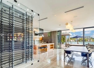 321 E Dilido Dr in Miami Beach, FL - Building Photo - Building Photo