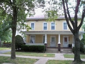 1023 S College St, Unit 2