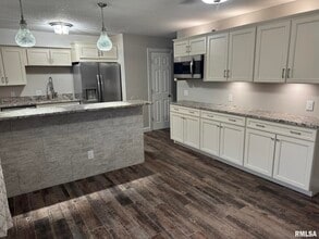 1728 Taylor St in Davenport, IA - Building Photo - Building Photo