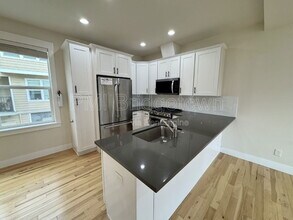 8804 N Edison St in Portland, OR - Building Photo - Building Photo