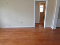 4001 Austin St photo'