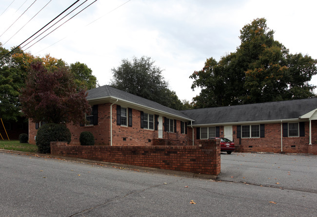 101 W 4th Ave in Lexington, NC - Building Photo - Building Photo