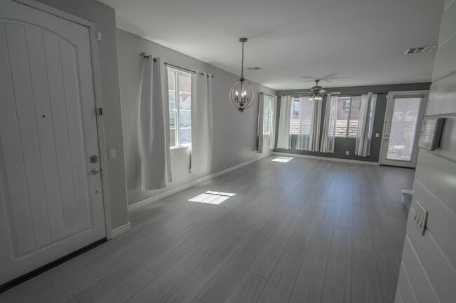28469 Santa Rosa Ln in Santa Clarita, CA - Building Photo - Building Photo