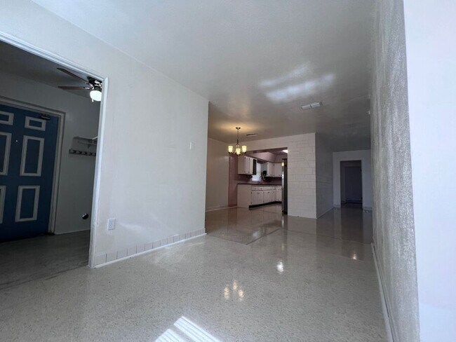 2525 Maple Ave in Lake Wales, FL - Building Photo - Building Photo
