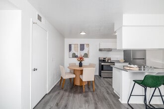 Longhorn Pavilion in Palmdale, CA - Building Photo - Interior Photo