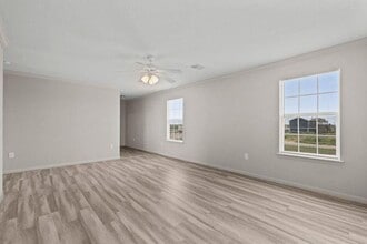 3702 Hwy 6 in Hitchcock, TX - Building Photo - Building Photo