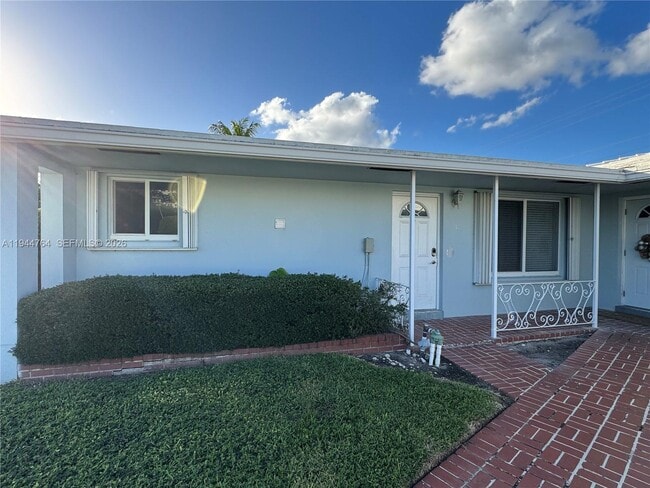 2843 NE 30th St in Fort Lauderdale, FL - Building Photo - Building Photo