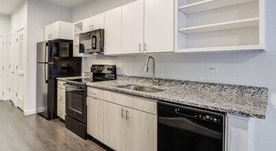 750 Avondale Creek Dr. in Decatur, GA - Foto de edificio - Building Photo