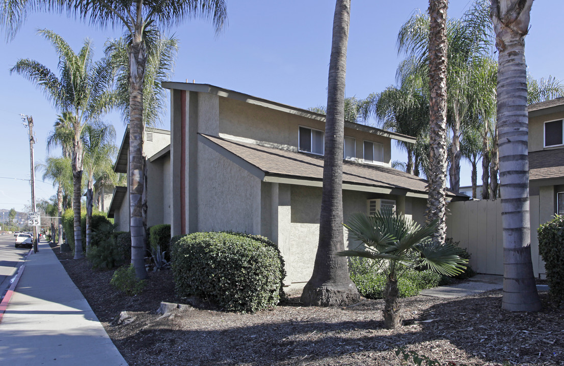 Autumnwood Villas in Escondido, CA - Building Photo